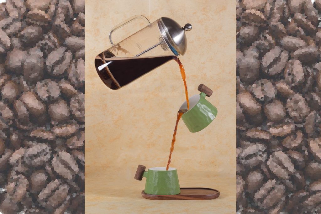 cómo preparar café en cafetera de émbolo
